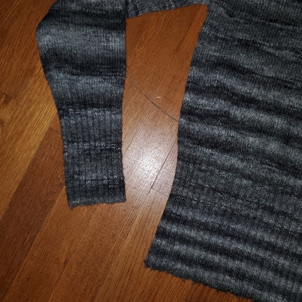 Columbia Striped Crew Neck Sweater - Picture 3 of 9